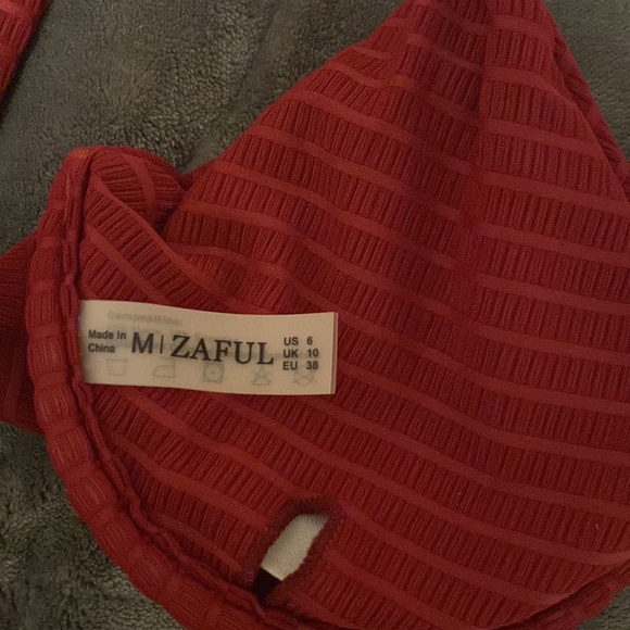 Red zaful underwire bikini top! Great condition size medium - Picture 2 of 3